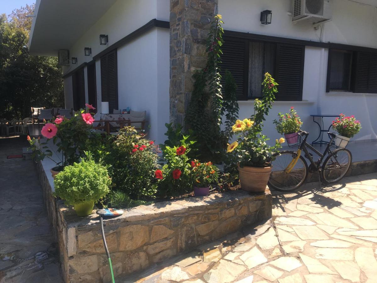 Ferienwohnung Eratous Seaside House Varnavas Exterior foto